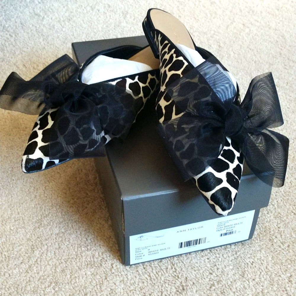 Ann Taylor Mules Flats (NIB)